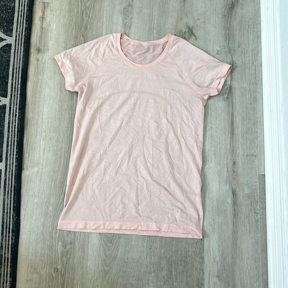 Lululemon Swiftly Tech 2.0 Size 10 Meadow Pink - Picture 1 of 2
